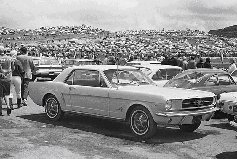 Dave MacDonald, Carroll Shelby, Lang Cooper King Cobra, Laguna Seca Raceway